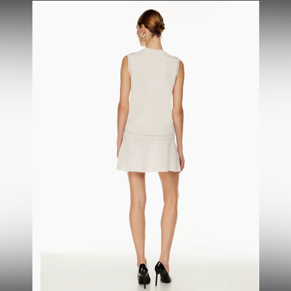 Aritzia Babaton Orta Sweater Vest 100% merino wool size XS - Picture 3 of 12